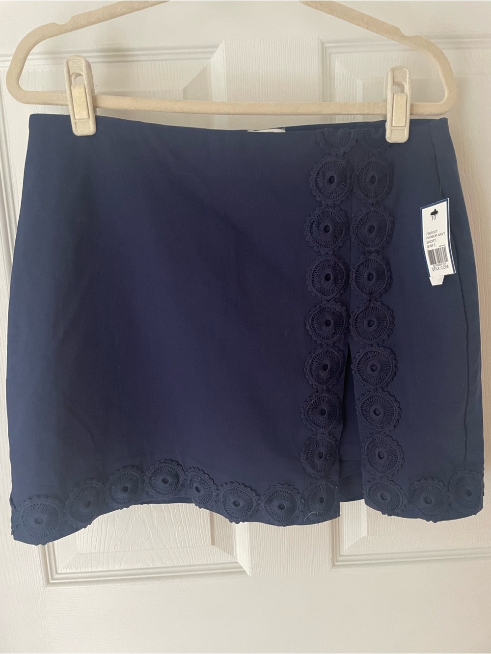 NWT Women's Navy Crochet-Trim Skort